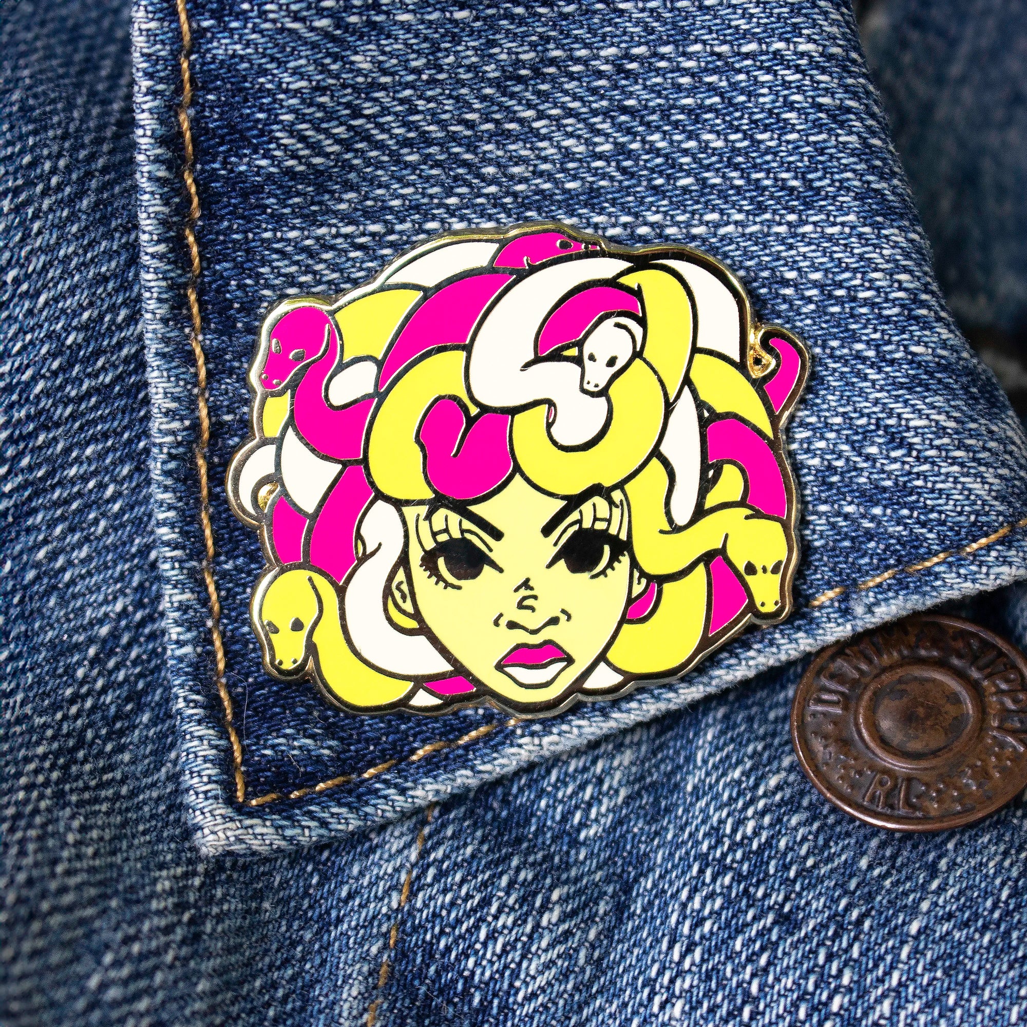 Medusa Pin